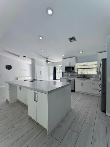 $4,500 | 15684 86th Way North, Palm Beach Gardens, FL 33418