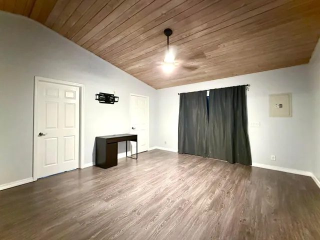 $4,500 | 15684 86th Way North, Palm Beach Gardens, FL 33418