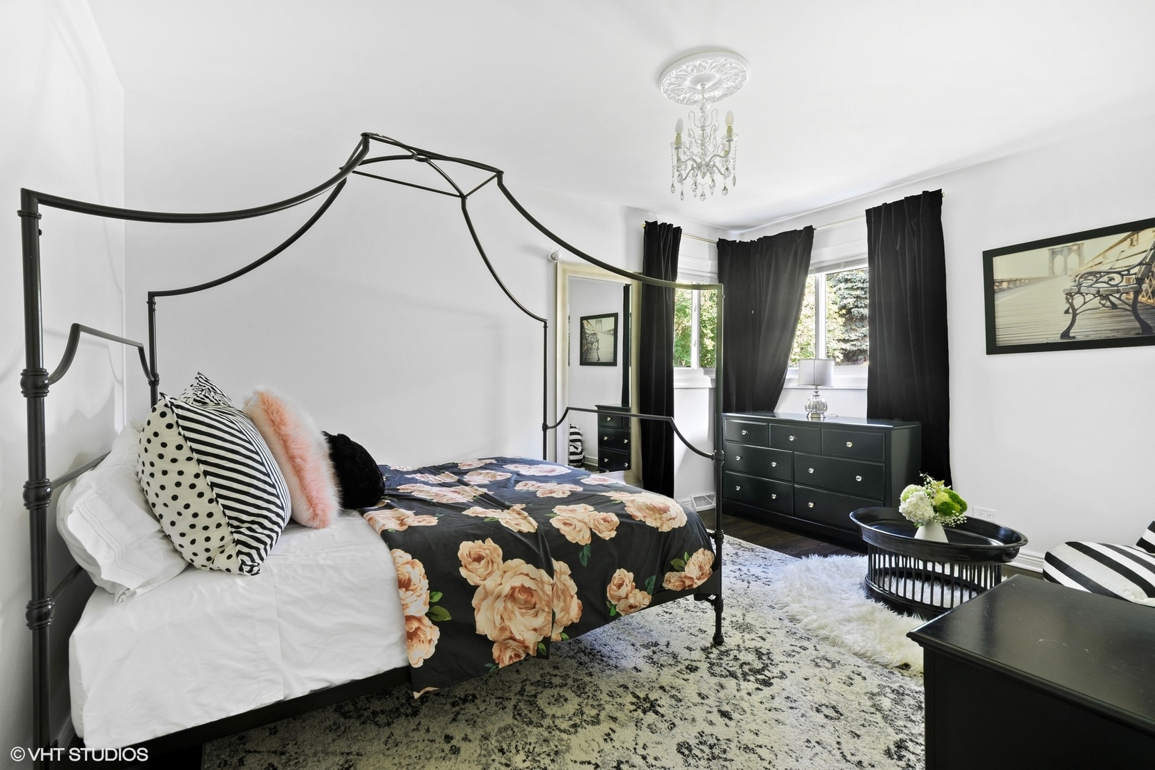590 Old Elm Road Highland Park, IL 60035 - Photo 19 of 28 a bedroom with furniture and a window