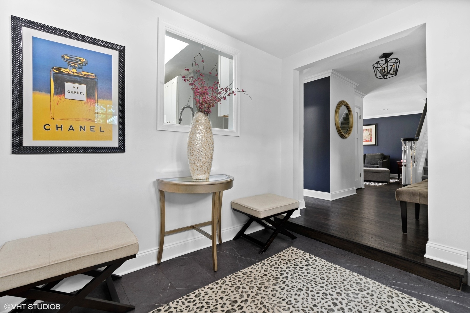 590 Old Elm Road Highland Park, IL 60035 - Photo 5 of 28 a living room with furniture and a table