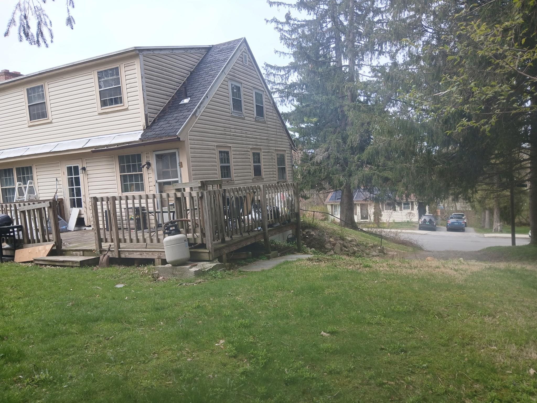 323 Weeks Street Bennington, VT 05201 - Photo 4 of 6