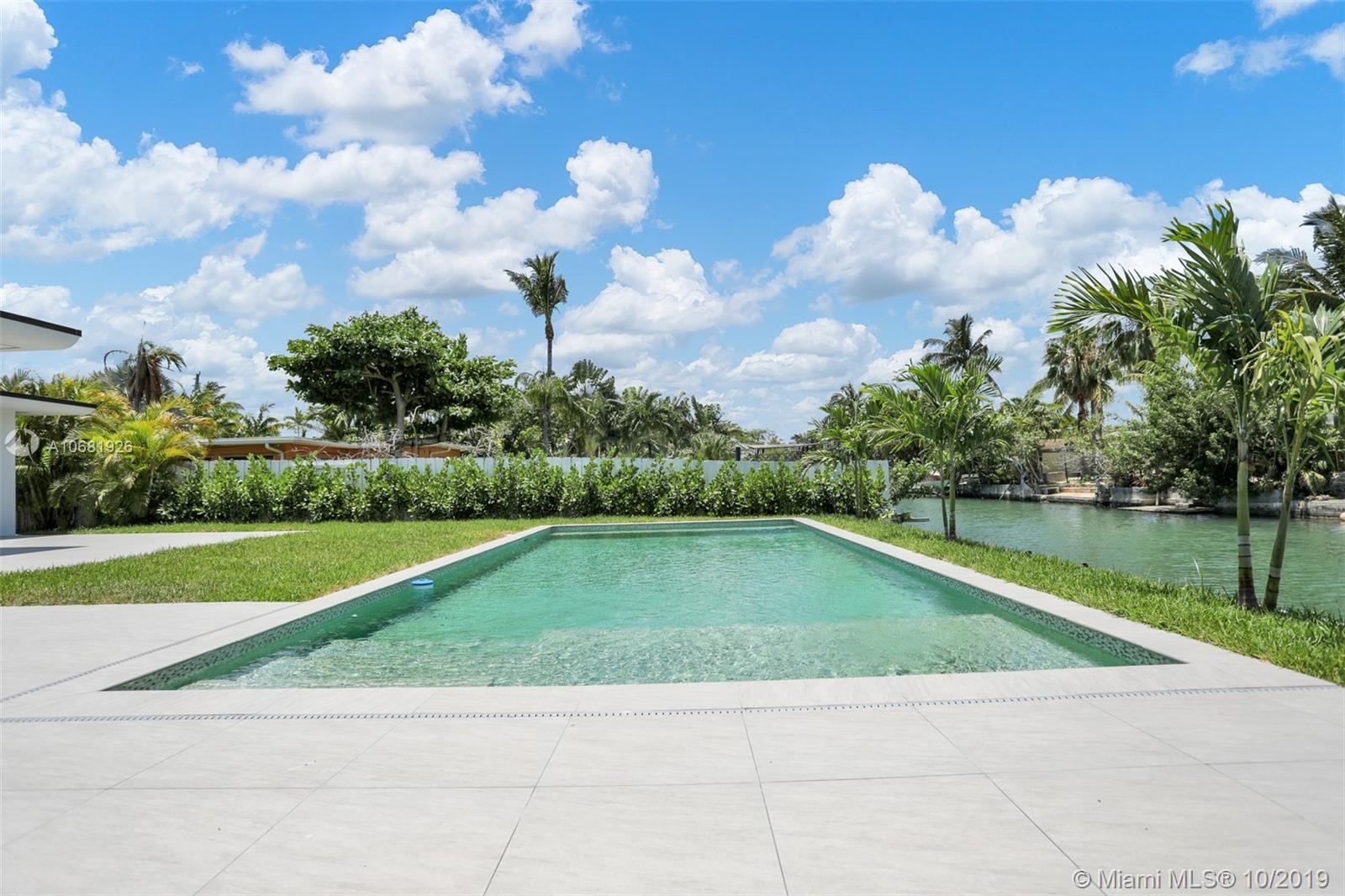 1375 Daytonia Road Miami Beach, FL 33141 - Photo 10 of 12 Gallery Image 10