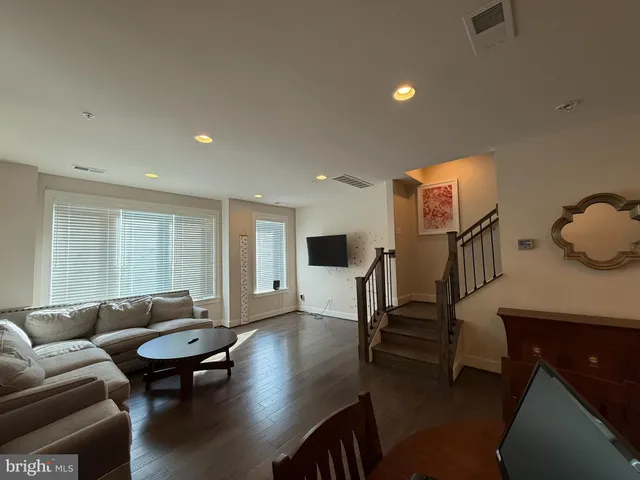 $4,800 | 6611 Eames Way, Bethesda, MD 20817