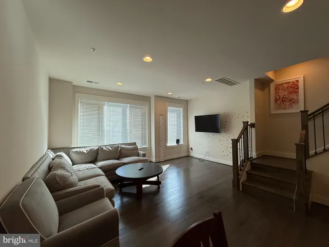 $4,800 | 6611 Eames Way, Bethesda, MD 20817