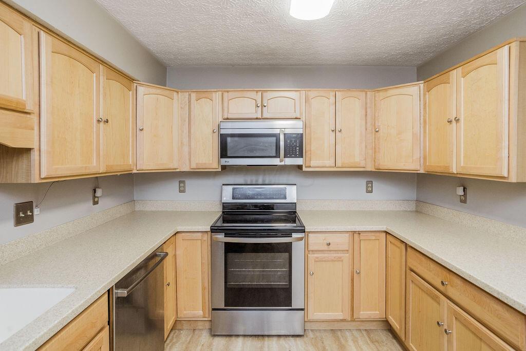 3965 Karl Road, Unit 102 Columbus, OH 43224 - Photo 4 of 25 Kitchen