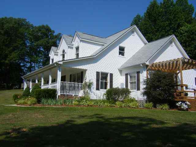 171 Circle Road Greer, SC 29651 - Photo 2 of 25 Gallery Image 2
