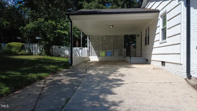 $3,500 | 419 Emerson Drive, Raleigh, NC 27609