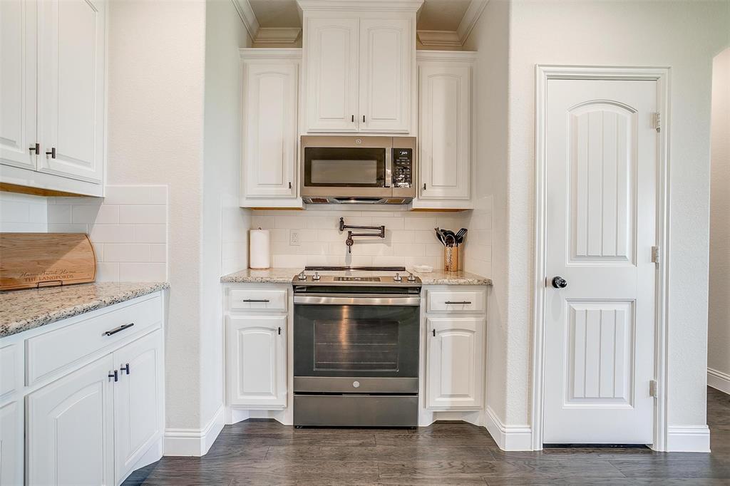 340 Sanger Drive Springtown, TX 76082 - Photo 15 of 36