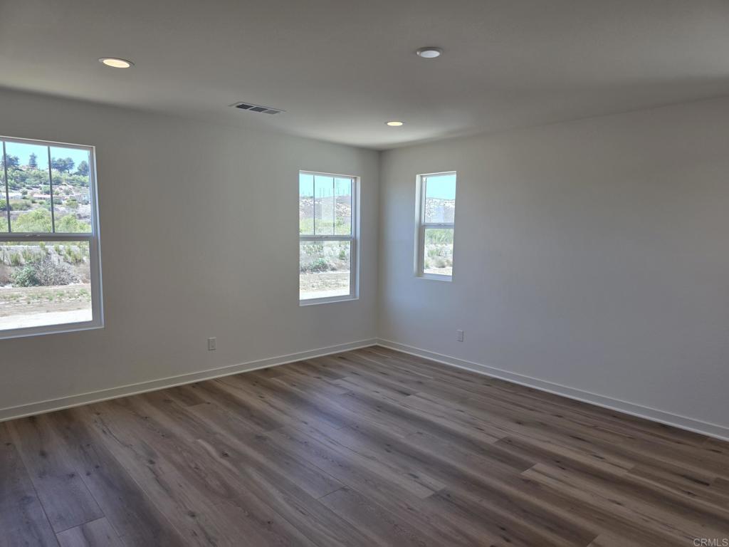 725 Kingbird Loop Oceanside, CA 92058 - Photo 17 of 47 Gallery Image 17