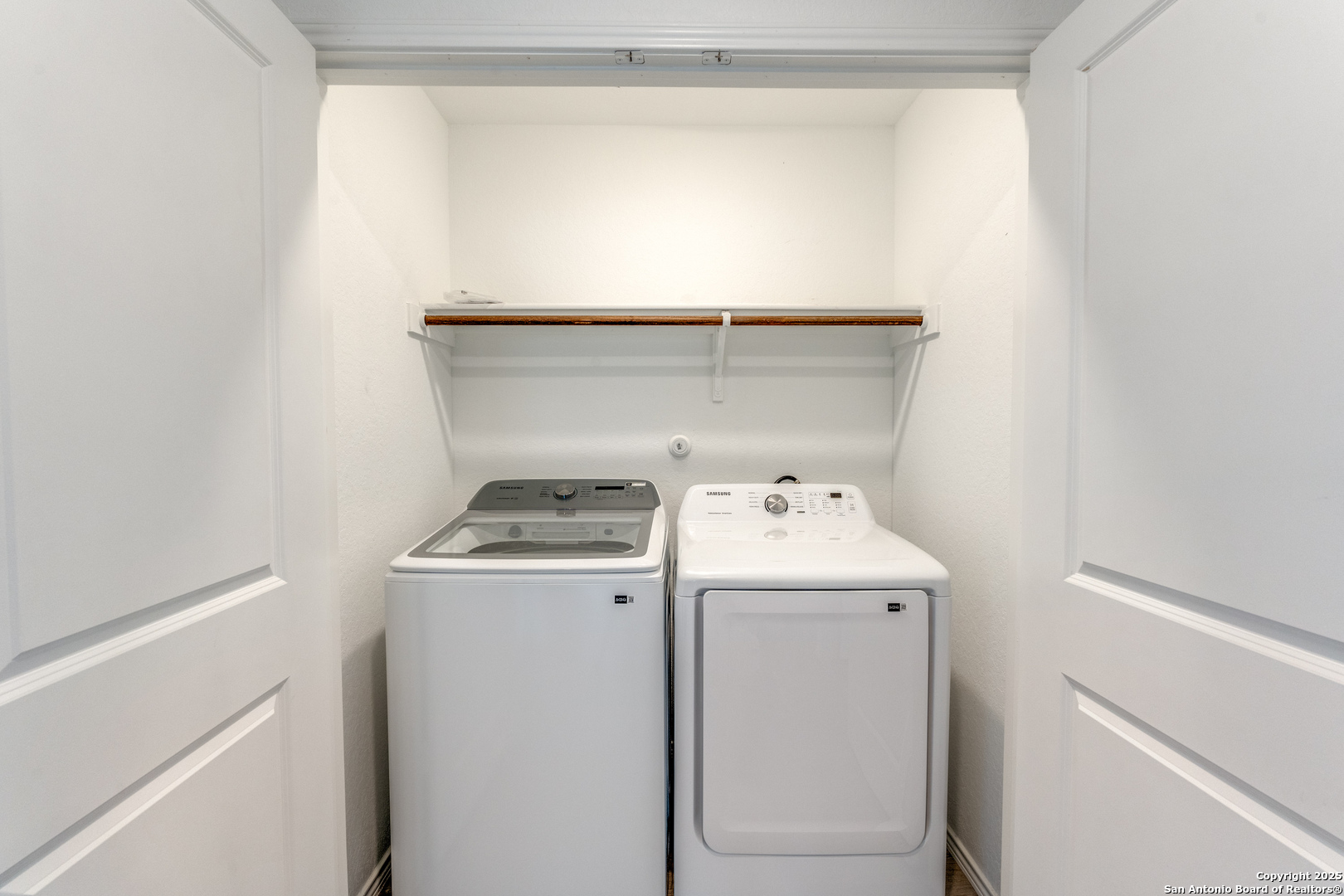 13503 Turnesa Terrace San Antonio, TX 78221 - Photo 21 of 25 a utility room with dryer and washer