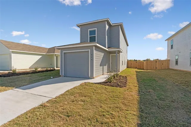 $1,400 | 444 Marty Allen Loop, Jarrell, TX 76537