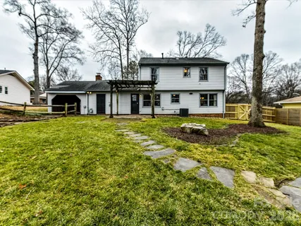 $525,000 | 5900 Cabotwood Lane, Charlotte, NC 28212