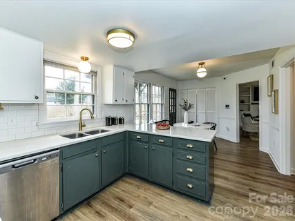 $525,000 | 5900 Cabotwood Lane, Charlotte, NC 28212