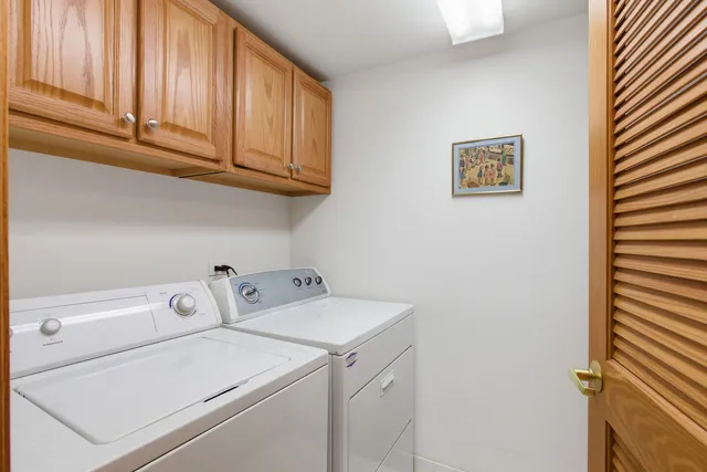 $345,000 | 5055 Madison Street, Unit 507, Skokie, IL 60077