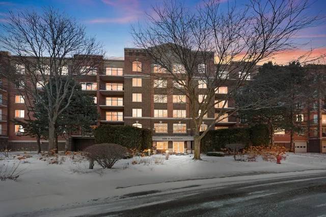 $345,000 | 5055 Madison Street, Unit 507, Skokie, IL 60077