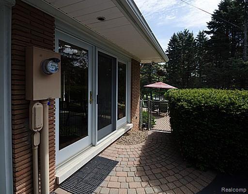 6435 Apple Orchard Lane Rochester Hills, MI 48306 - Photo 29 of 77