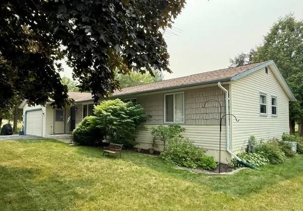 $338,000 | 863 South Lansing Avenue, Sturgeon Bay, WI 54235