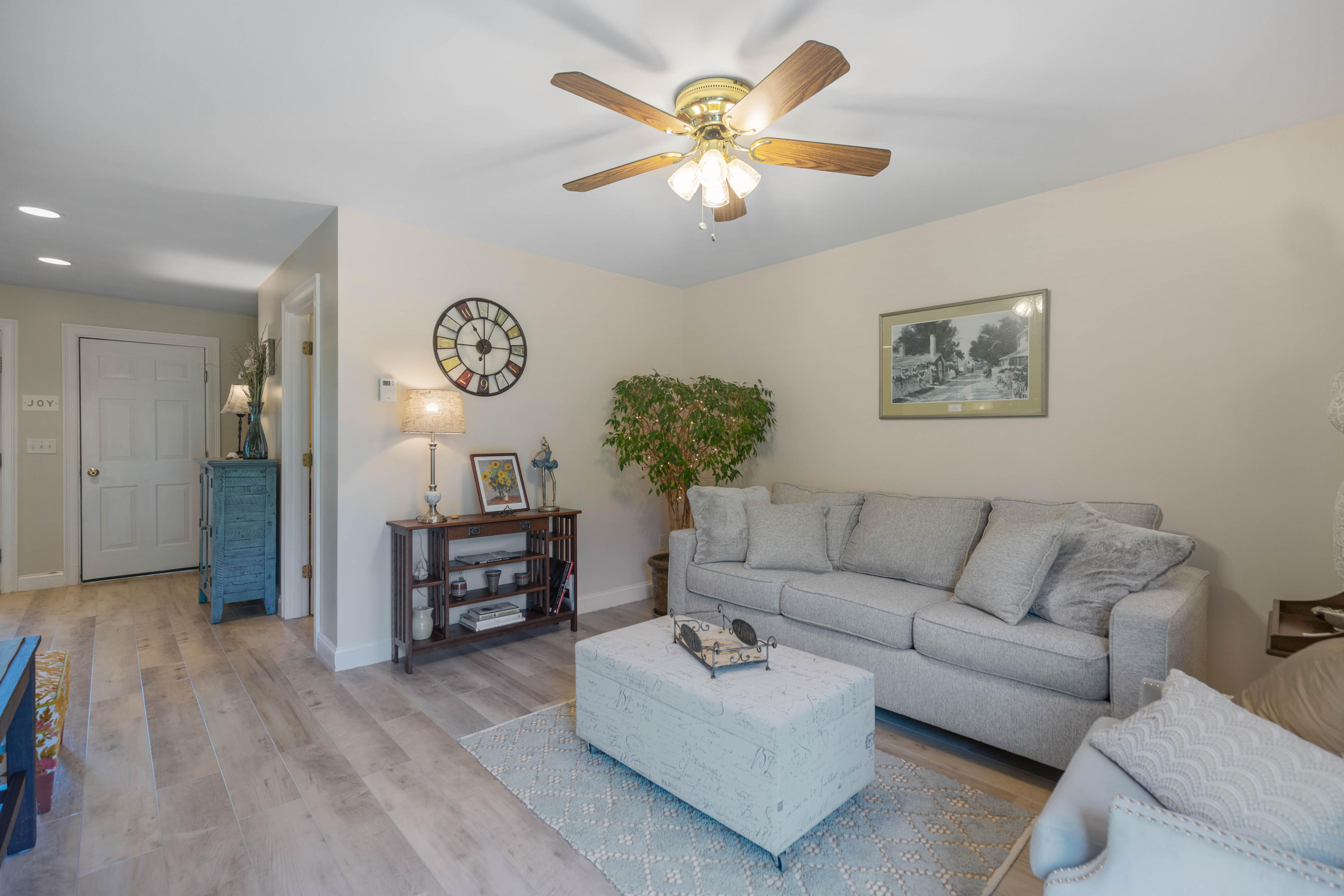 62 Provost Drive, Unit 18) Windham, ME 04062 - Photo 19 of 41 62ProvostWindham_010