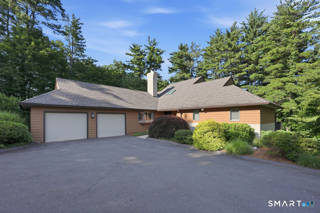 38 Cary Lane, Unit 38 Bloomfield, CT 06002 - Photo 1 of 36
