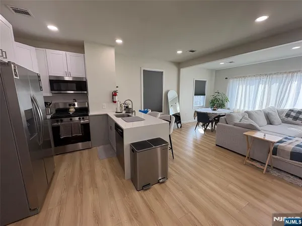 $3,000 | 540 Elm Street, Unit 2, Kearny, NJ 07032