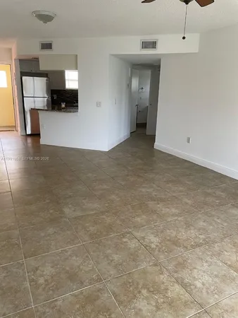 $2,000 | 8255 Lake Drive, Unit 401, Doral, FL 33166