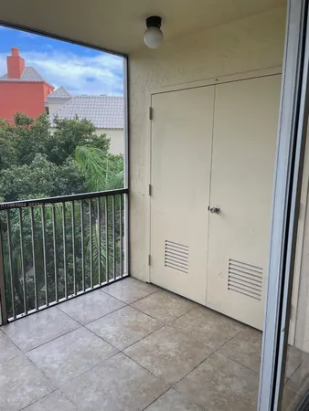 $2,000 | 8255 Lake Drive, Unit 401, Doral, FL 33166