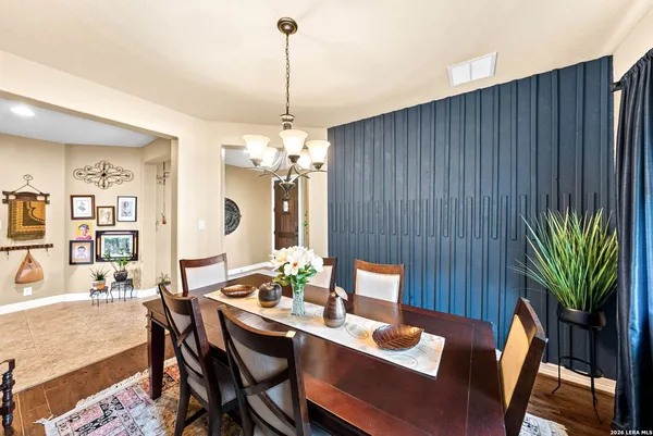 a view of room with ceiling fan