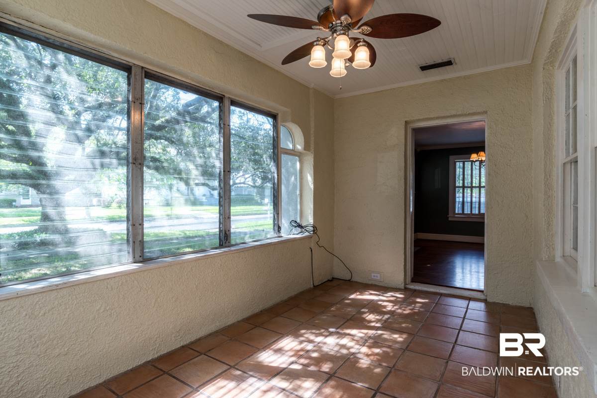 1908 Old Government Street Mobile, AL 36606 - Photo 6 of 32 Sunroom