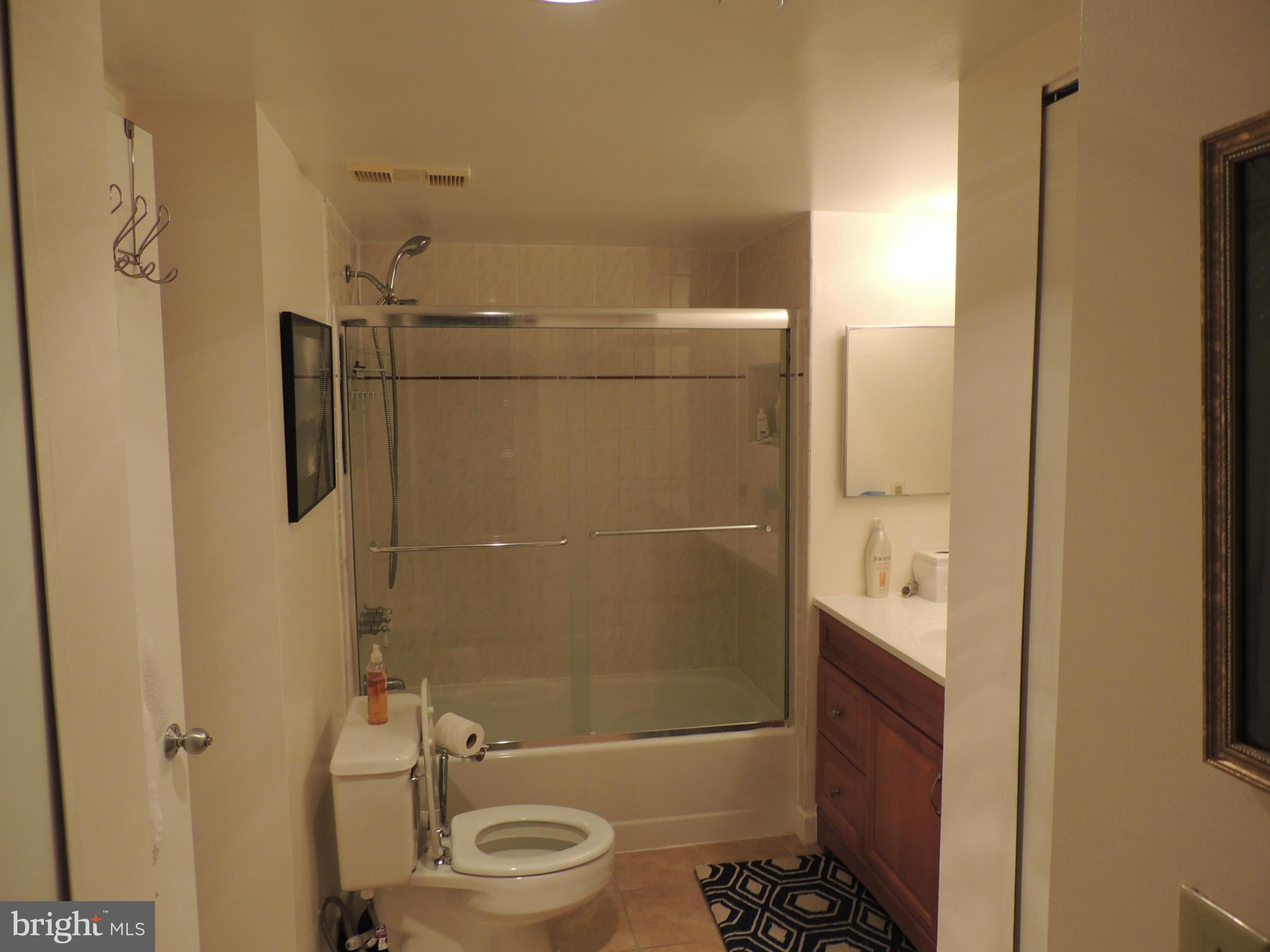 5505 Seminary Road, Unit 1312N Falls Church, VA 22041 - Photo 7 of 13 Bath (Master)