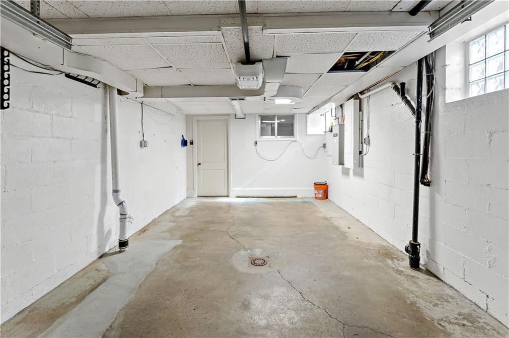 220 McClelland Road Canonsburg, PA 15317 - Photo 25 of 38 a view of small space