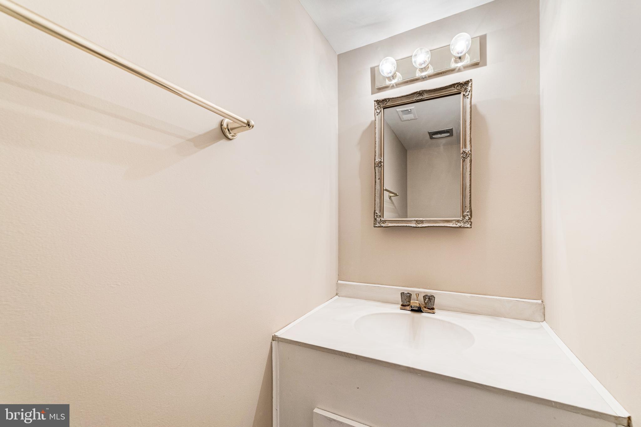 5437 Richenbacher Avenue Alexandria, VA 22304 - Photo 15 of 59 Gallery Image 15