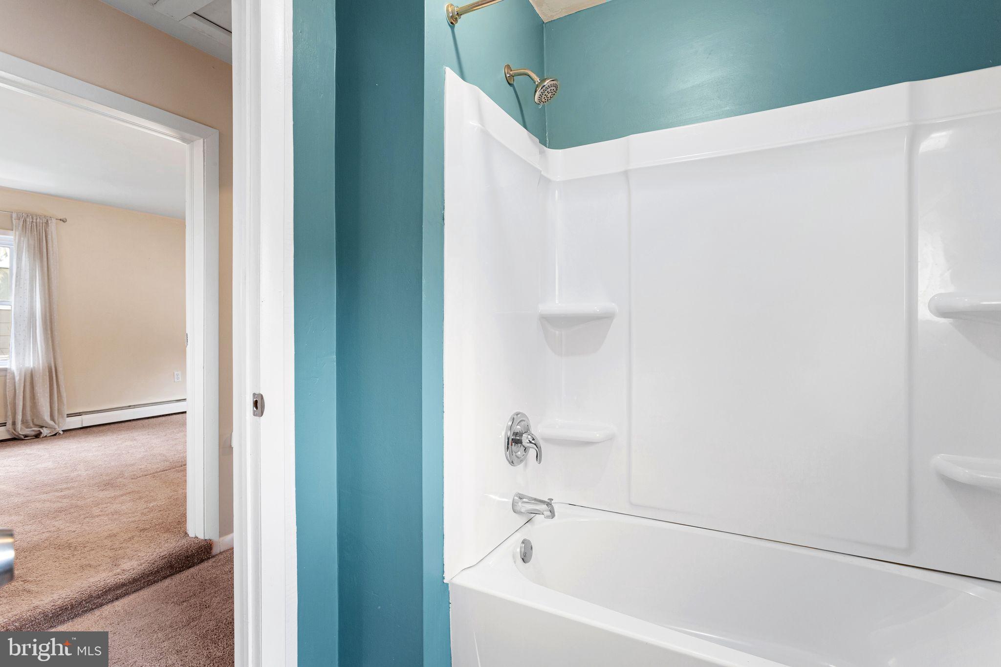 224 South Pennell Road Media, PA 19063 - Photo 18 of 27 a bathroom with a bathtub