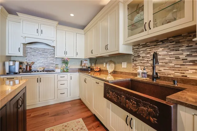 $1,976,000 | 5 Pokanoket Trail, Warren, RI 02885