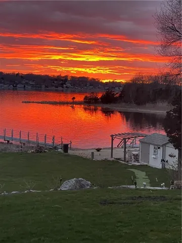 $1,976,000 | 5 Pokanoket Trail, Warren, RI 02885