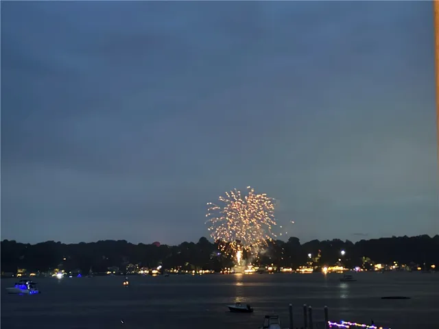 $1,976,000 | 5 Pokanoket Trail, Warren, RI 02885