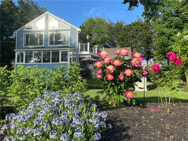 $1,976,000 | 5 Pokanoket Trail, Warren, RI 02885