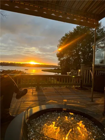 $1,976,000 | 5 Pokanoket Trail, Warren, RI 02885