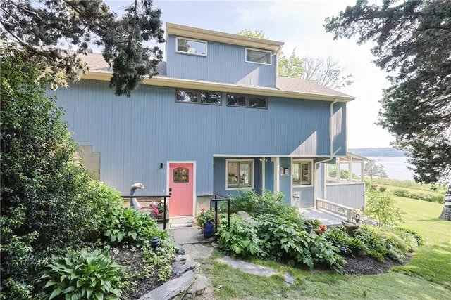 $1,976,000 | 5 Pokanoket Trail, Warren, RI 02885