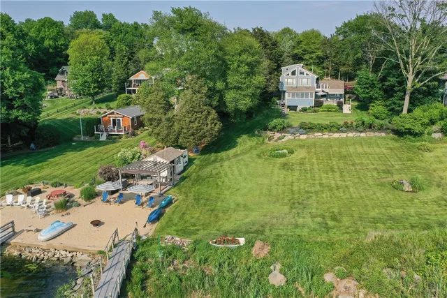$1,976,000 | 5 Pokanoket Trail, Warren, RI 02885