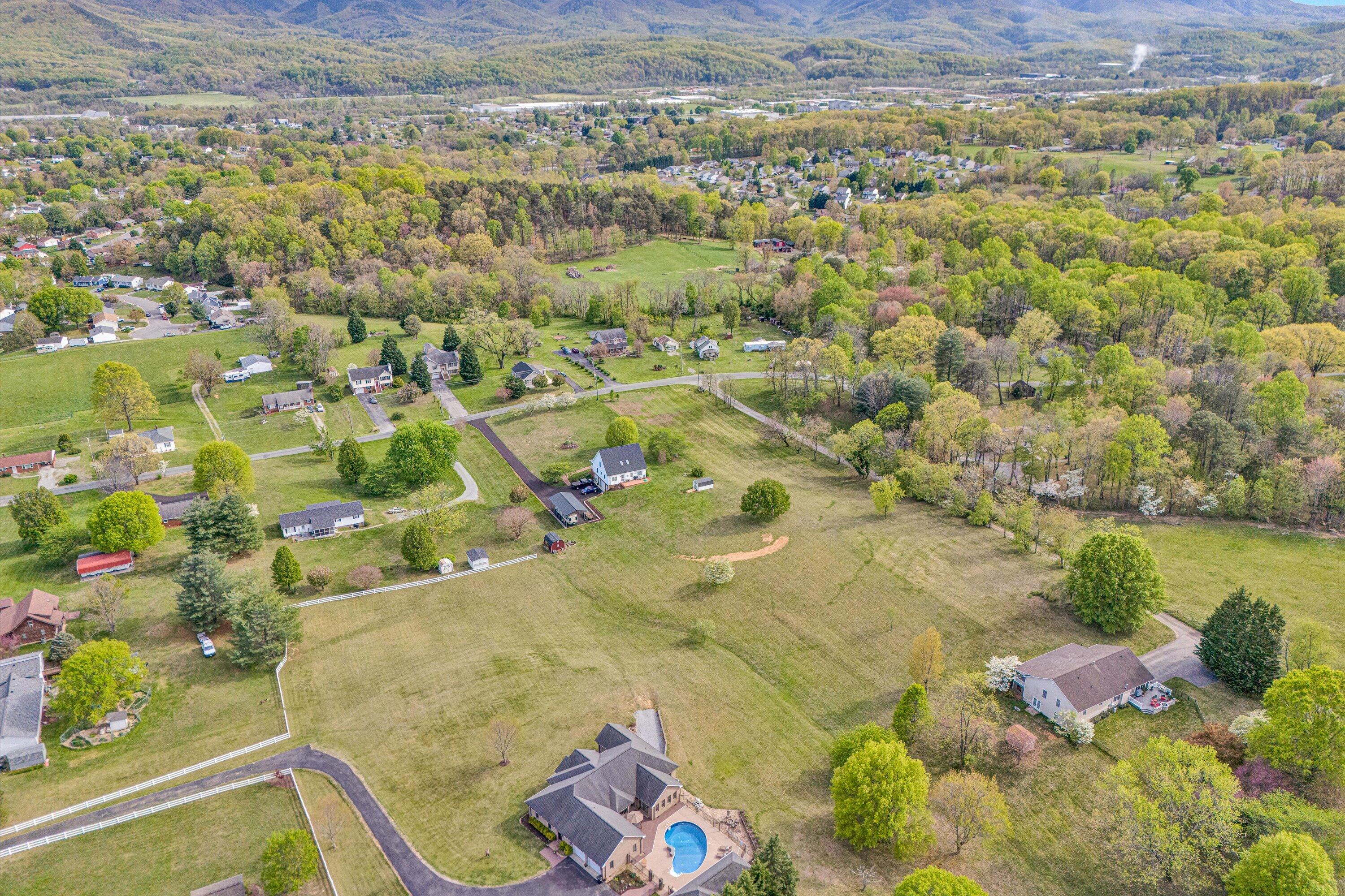 842 Paint Bank Road Salem, VA 24153 - Photo 54 of 64 06-DJI_20250417165404_0199