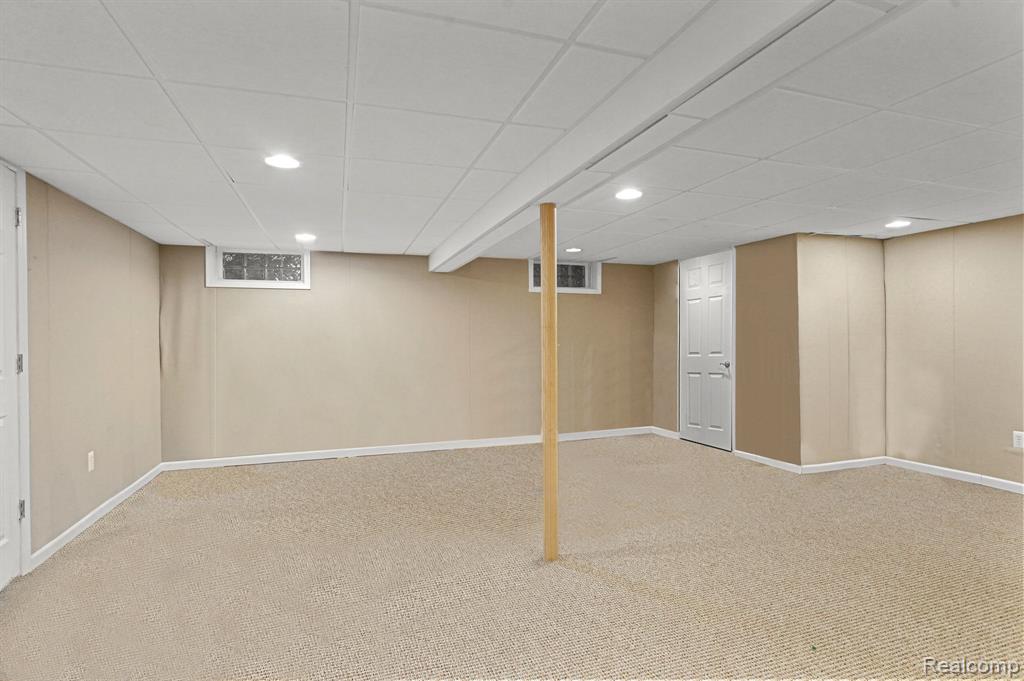 2460 Lakena Road West Bloomfield, MI 48324 - Photo 32 of 53