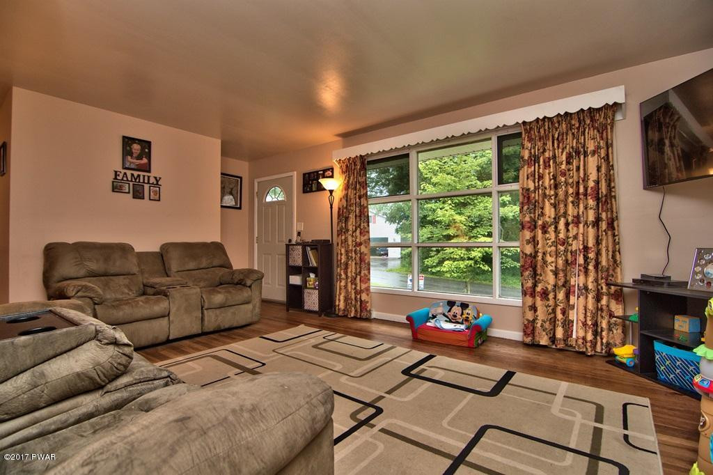 4 Benjamin Road Lake Ariel, PA 18436 - Photo 11 of 21 Living Room View 1