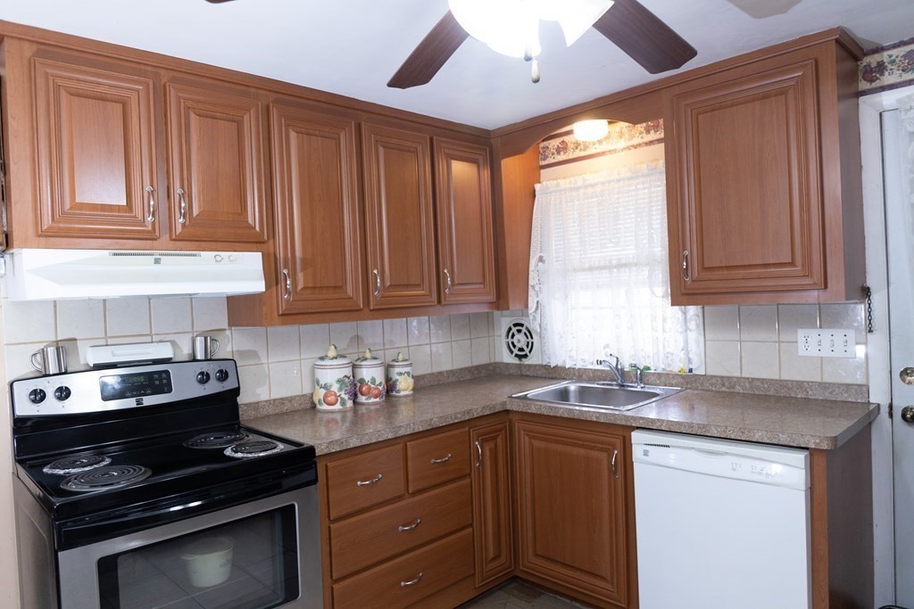 122 Belnel Road Boston, MA 02136 - Photo 11 of 36 Gallery Image 11