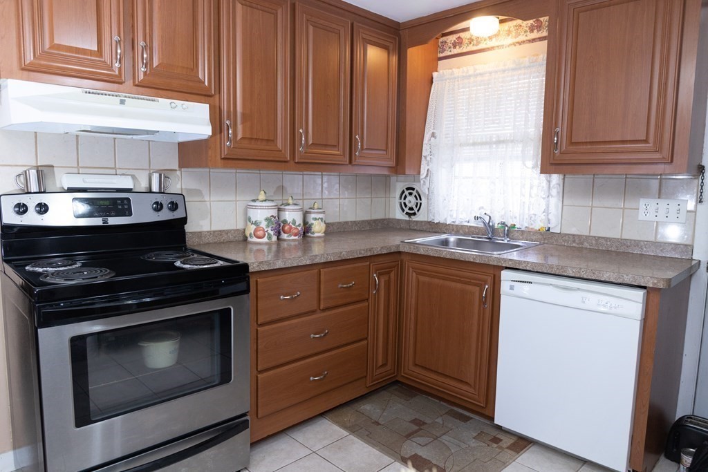 122 Belnel Road Boston, MA 02136 - Photo 12 of 36 Gallery Image 12