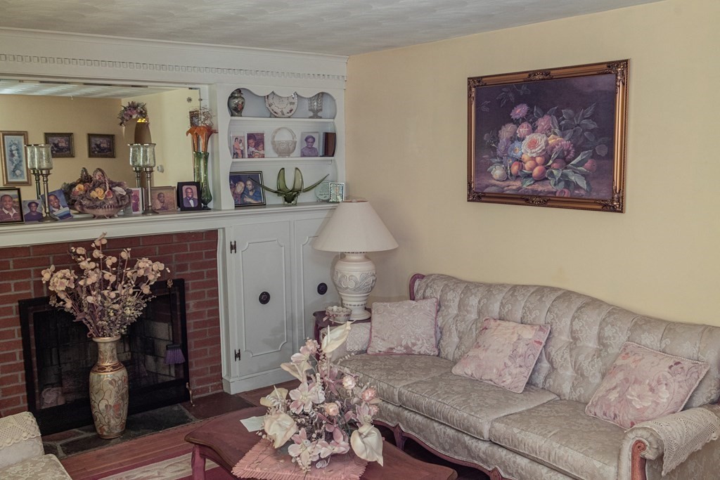 122 Belnel Road Boston, MA 02136 - Photo 7 of 36 Gallery Image 7