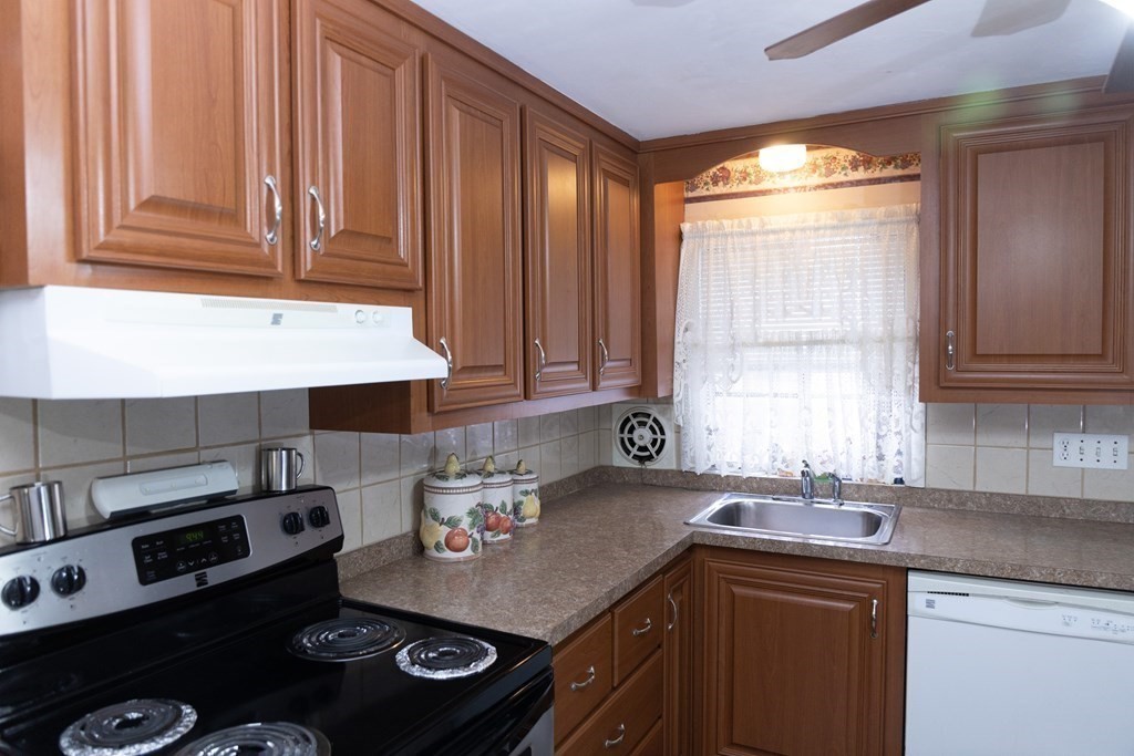 122 Belnel Road Boston, MA 02136 - Photo 10 of 36 Gallery Image 10