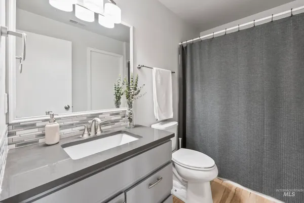 $299,900 | 2261 South Challenger Lane, Unit 201, Boise, ID 83705