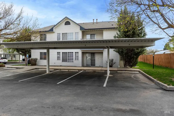 $299,900 | 2261 South Challenger Lane, Unit 201, Boise, ID 83705