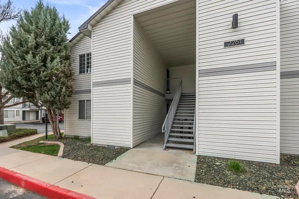 $299,900 | 2261 South Challenger Lane, Unit 201, Boise, ID 83705