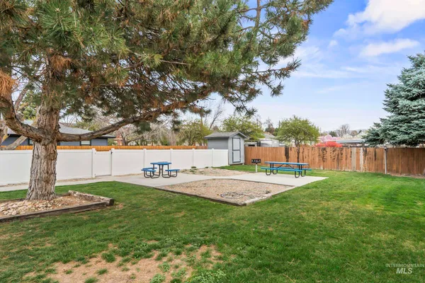 $289,900 | 2261 South Challenger Lane, Unit 201, Boise, ID 83705